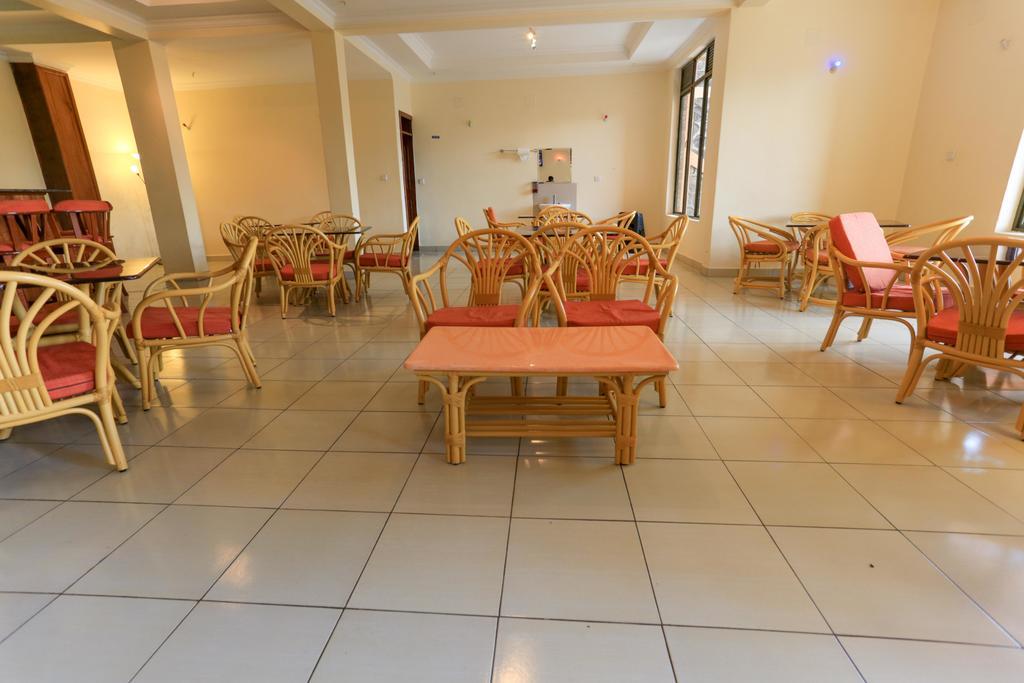 Faraja Hotel Рухенгері Екстер'єр фото