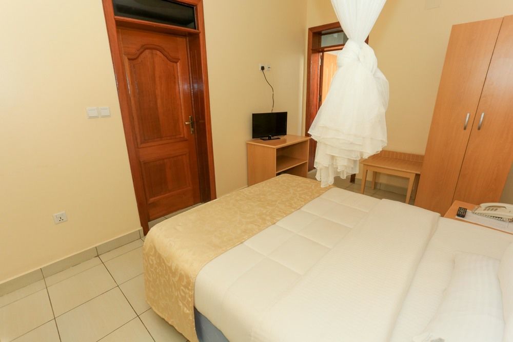 Faraja Hotel Рухенгері Екстер'єр фото